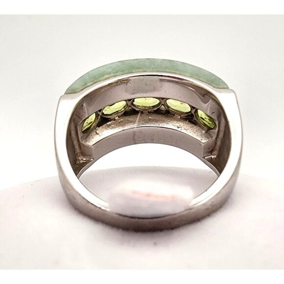 Vintage Green Jade & Peridot Sterling Silver Ring - Size 6  Vintage Sterling Silver & Jade Ring with Peridot Accents